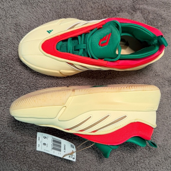 Adidas
Dame 9
‘Egg nog’
Brand new - Picture 2 of 7